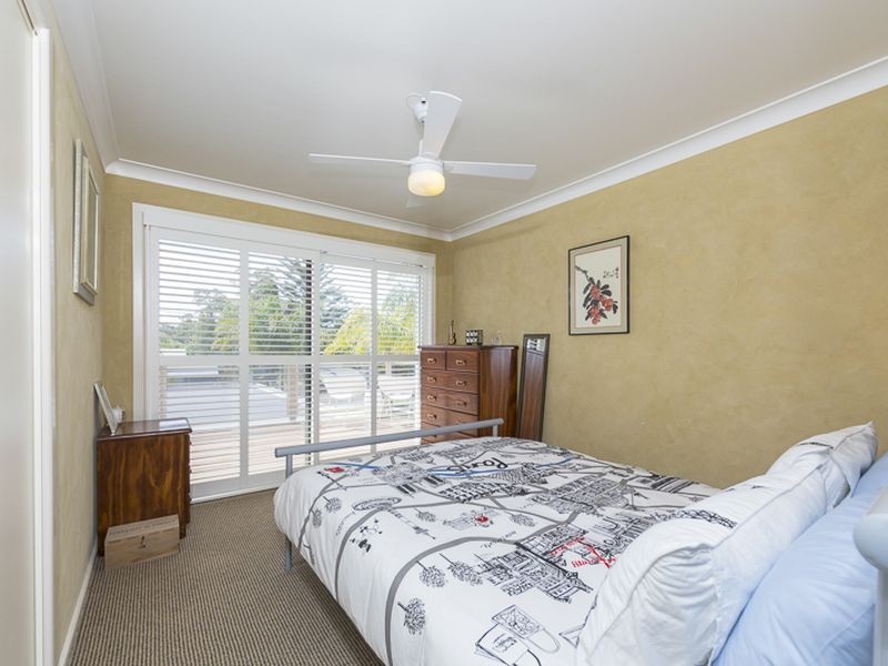 8 Clarke Street, Broulee NSW 2537