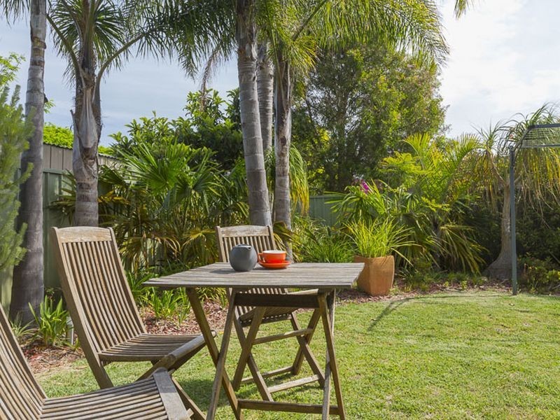 8 Clarke Street, Broulee NSW 2537