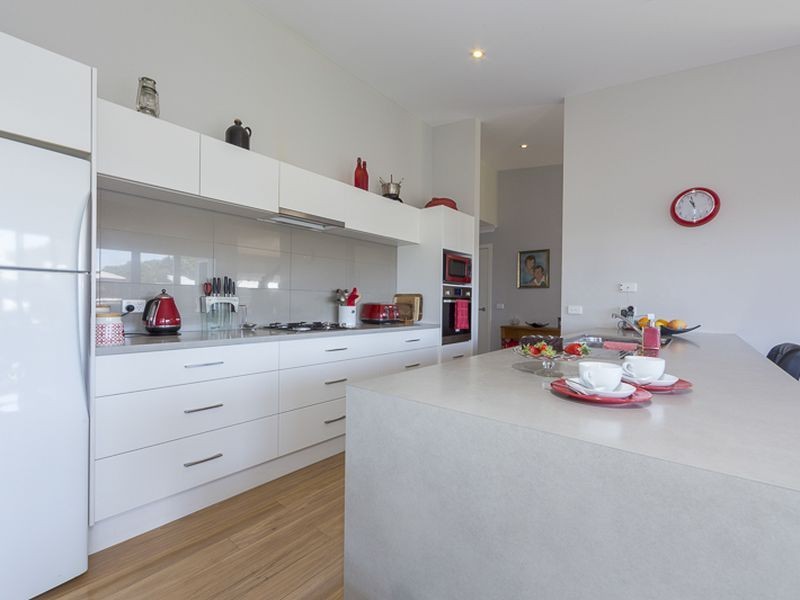 7 John Penn Drive, Tomakin NSW 2537