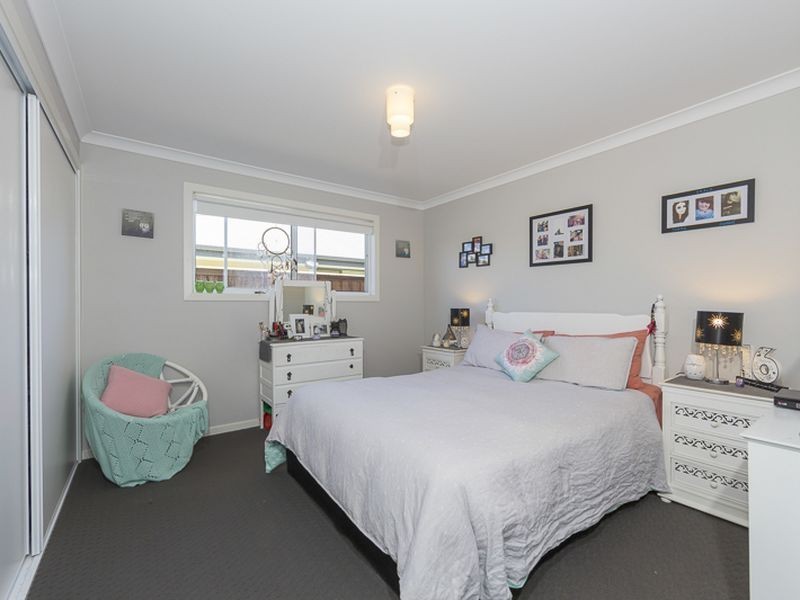 7 John Penn Drive, Tomakin NSW 2537
