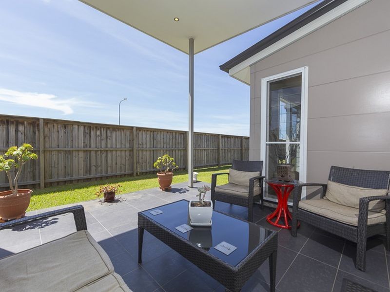 7 John Penn Drive, Tomakin NSW 2537