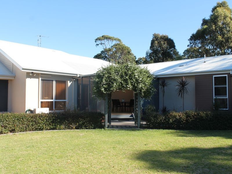 5 Riverlink Drive, Mossy Point NSW 2537