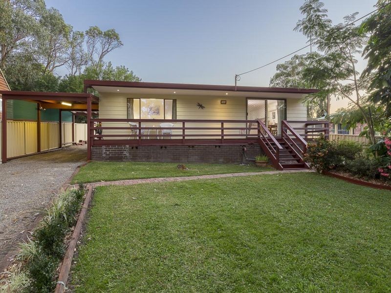 15 Tomakin Place, Tomakin NSW 2537