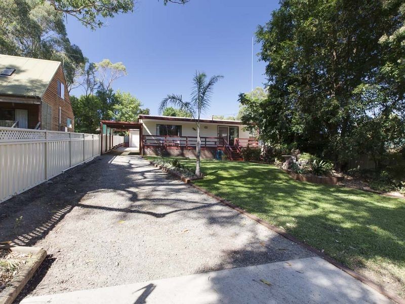 15 Tomakin Place, Tomakin NSW 2537