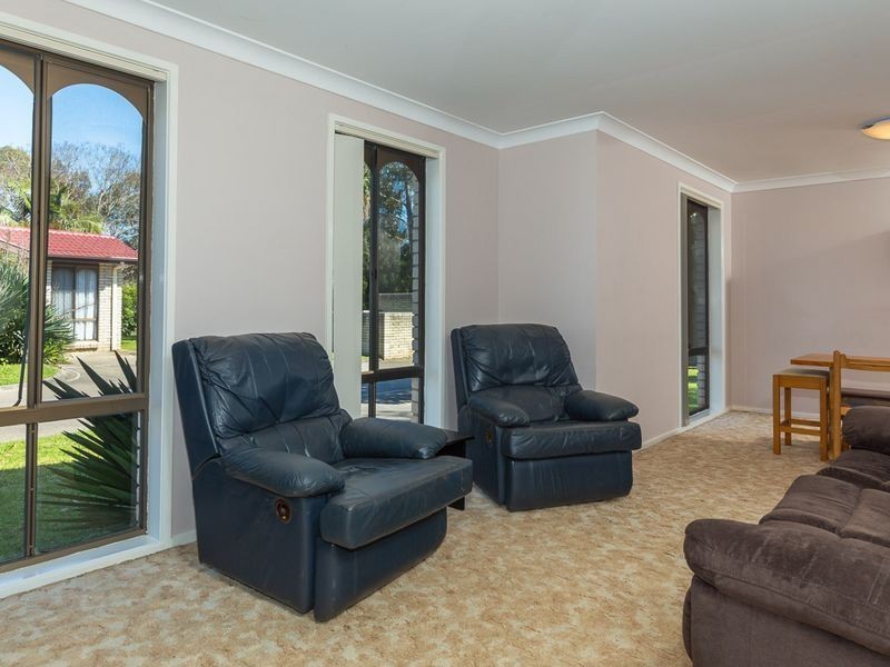 1/4 Sunpatch Parade, Tomakin NSW 2537