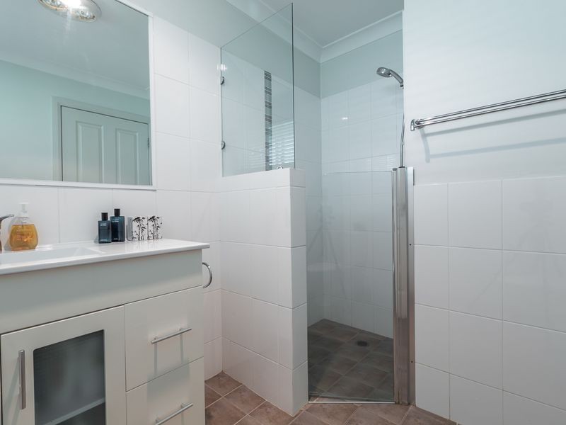 26 Yarralumla Crescent, Tomakin NSW 2537