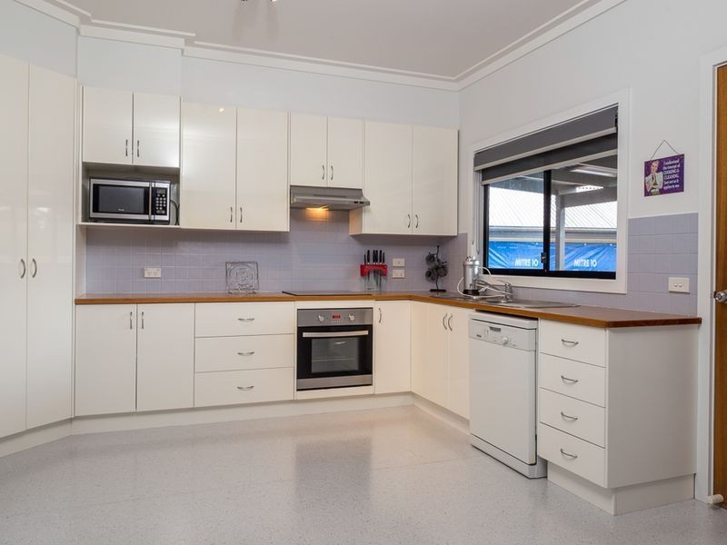 11 Grant Street, Broulee NSW 2537