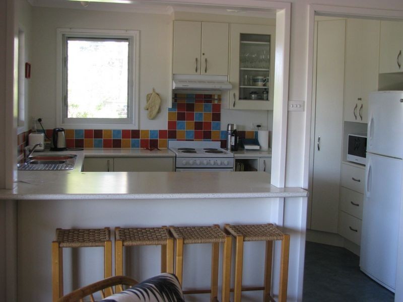 112 Annetts Parade, Mossy Point NSW 2537