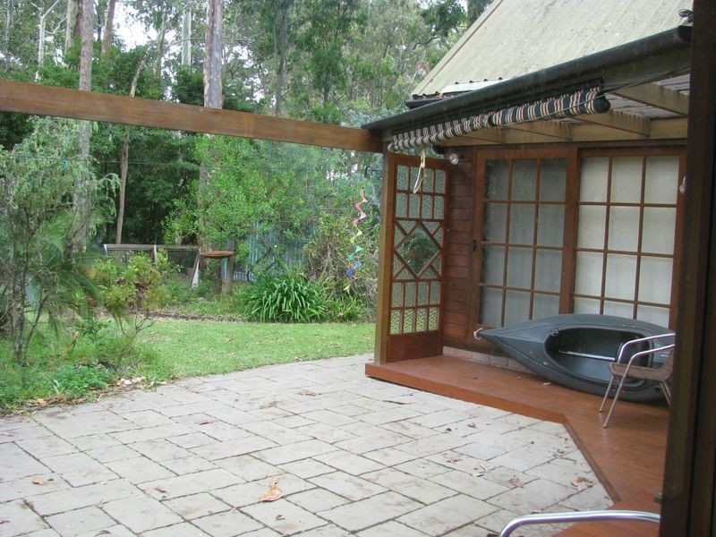 8 River Road, Mossy Point NSW 2537