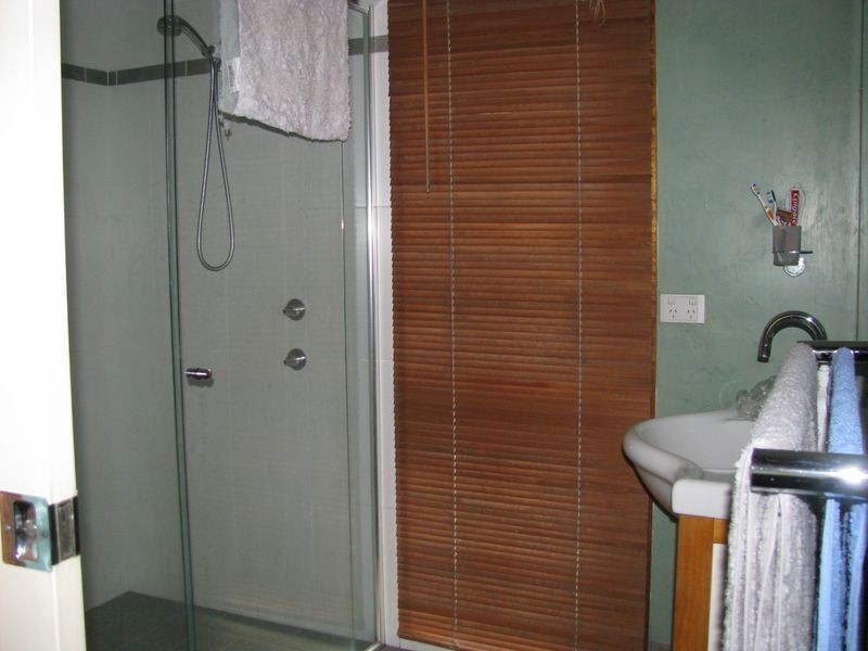 8 River Road, Mossy Point NSW 2537