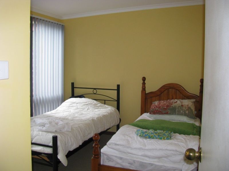 8 River Road, Mossy Point NSW 2537