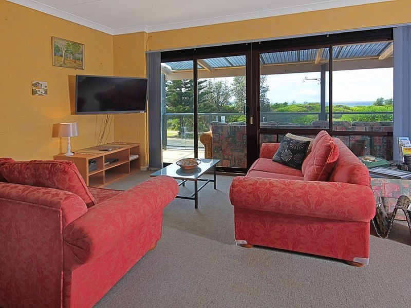 8/77 Coronation Drive, Broulee NSW 2537