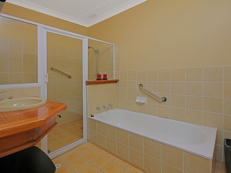 8/77 Coronation Drive, Broulee NSW 2537