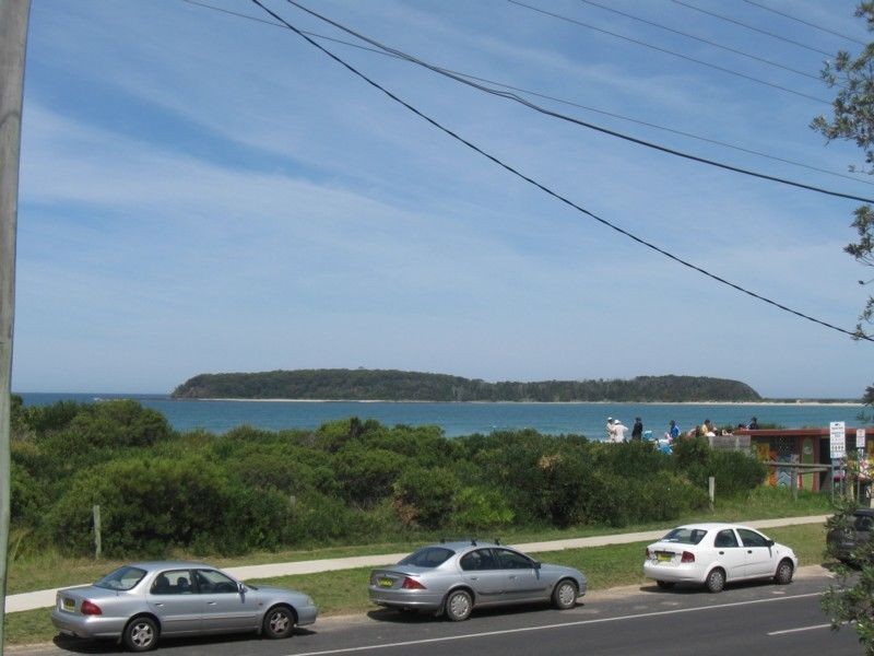 9b Coronation Drive, Broulee NSW 2537