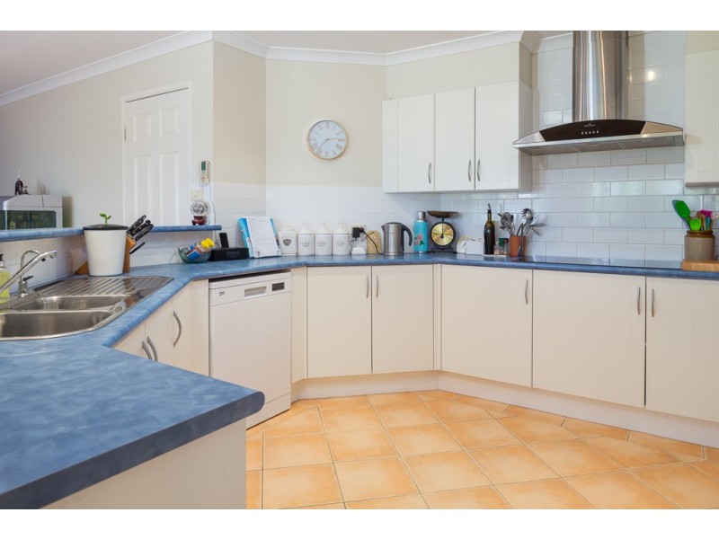 18 Hedley Way, Broulee NSW 2537