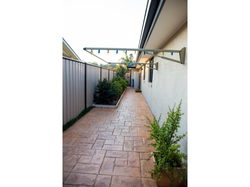 18 Hedley Way, Broulee NSW 2537