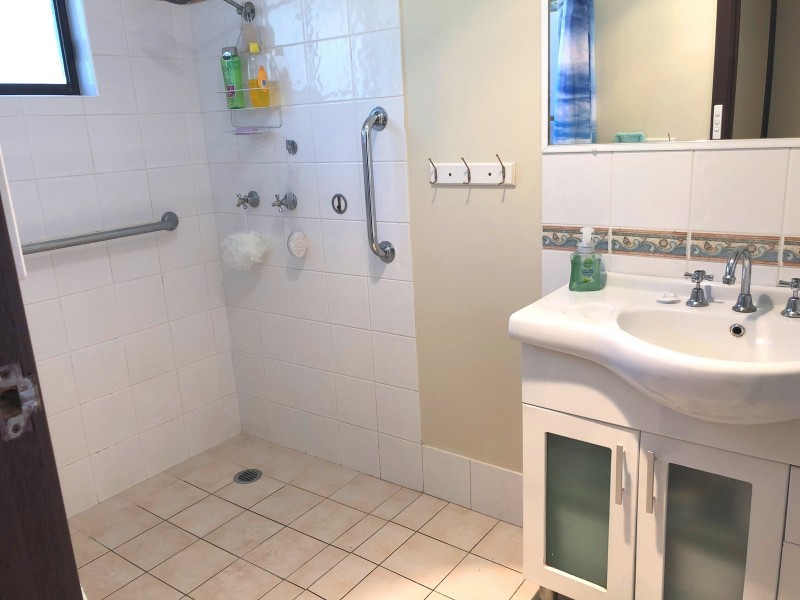 11 Cambridge Crescent, Broulee NSW 2537