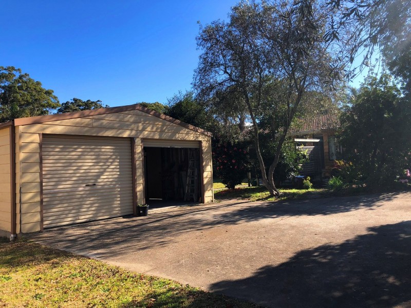 11 Cambridge Crescent, Broulee NSW 2537
