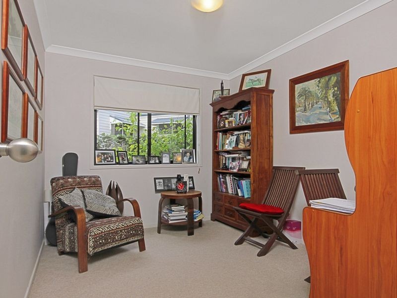 1 Waterfront Close, Mossy Point NSW 2537