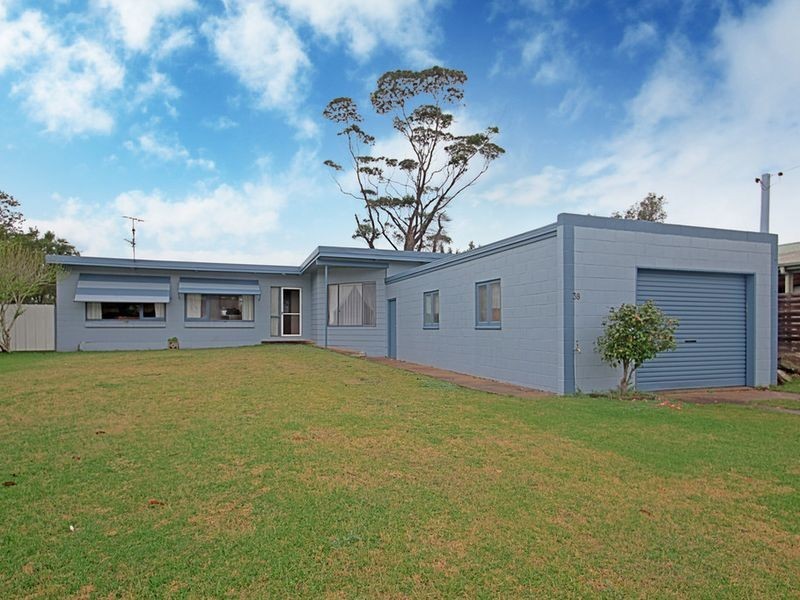 38 Smith Street, Broulee NSW 2537