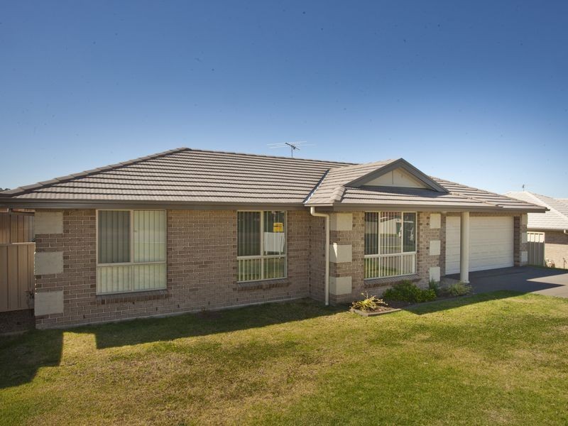 27 Devon Street, Greta NSW 2334