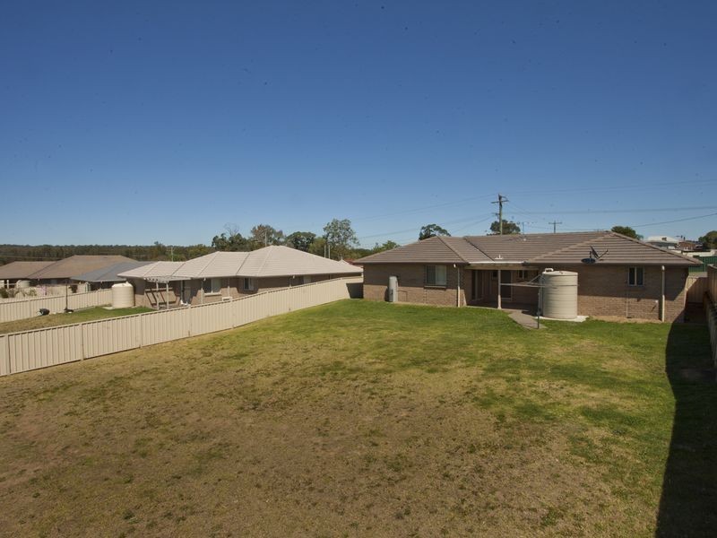 27 Devon Street, Greta NSW 2334