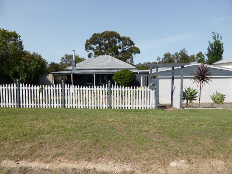 4 Rothbury Street, North Rothbury NSW 2335