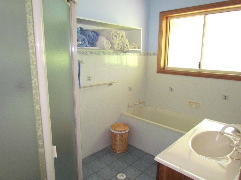 13 Merewether Close, North Rothbury NSW 2335