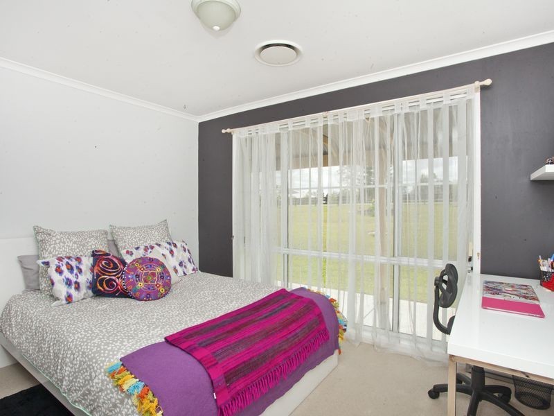 9 Lakes Folly Drive, Branxton NSW 2335