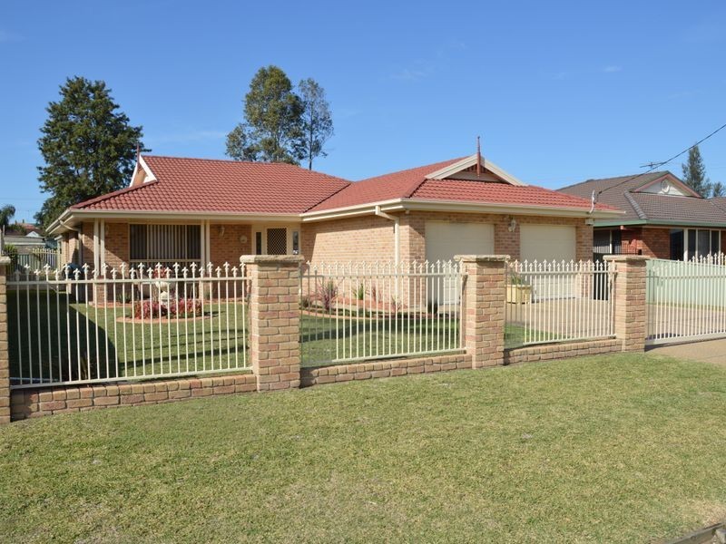 7 Centre Street, Greta NSW 2334