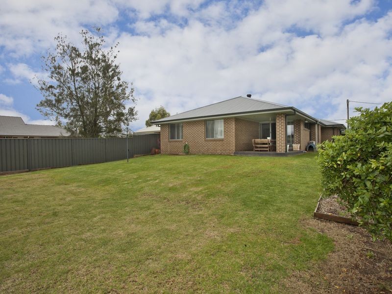 38 Whitburn Street, Greta NSW 2334