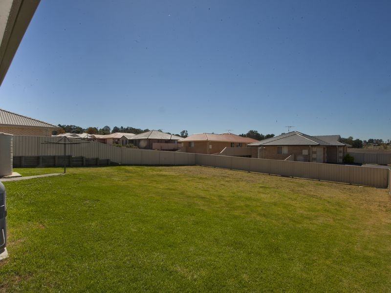 27 Devon Street, Greta NSW 2334
