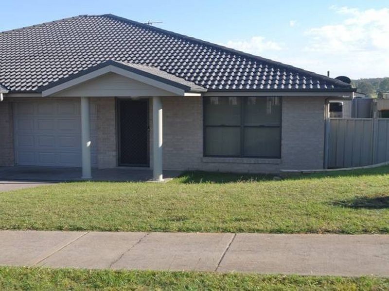 2/5 Redgrove Court, East Branxton NSW 2335