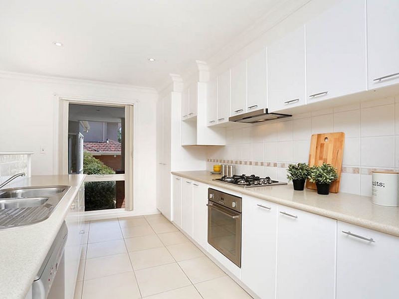 2/17 Lincoln Avenue, Glen Waverley VIC 3150