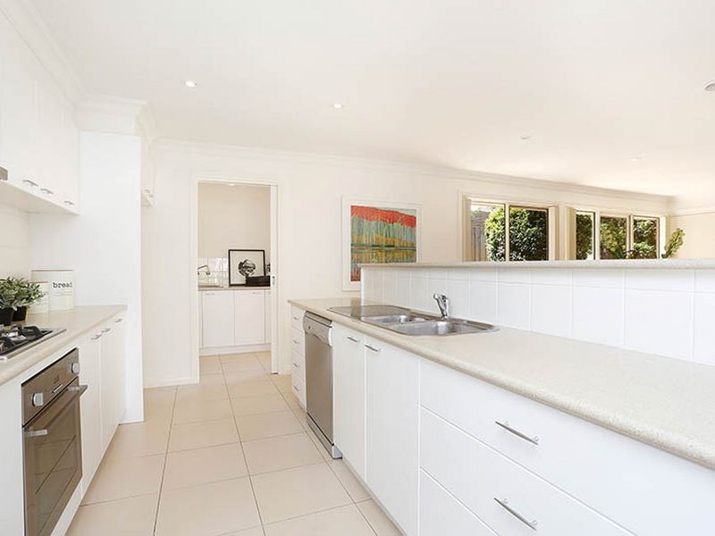 2/17 Lincoln Avenue, Glen Waverley VIC 3150