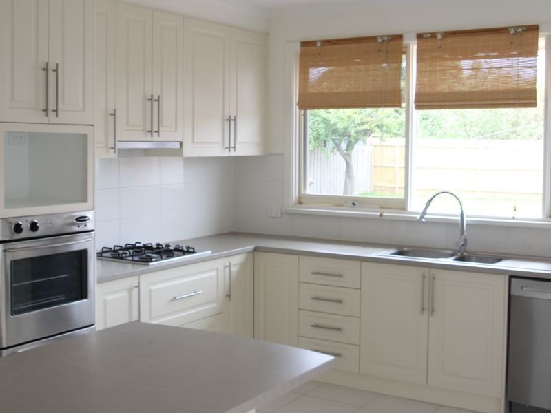 24 Kauri Grove, Glen Waverley VIC 3150