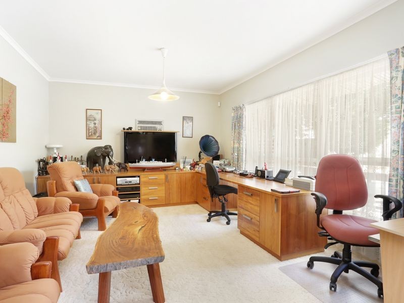 27 Lincoln Avenue, Glen Waverley VIC 3150