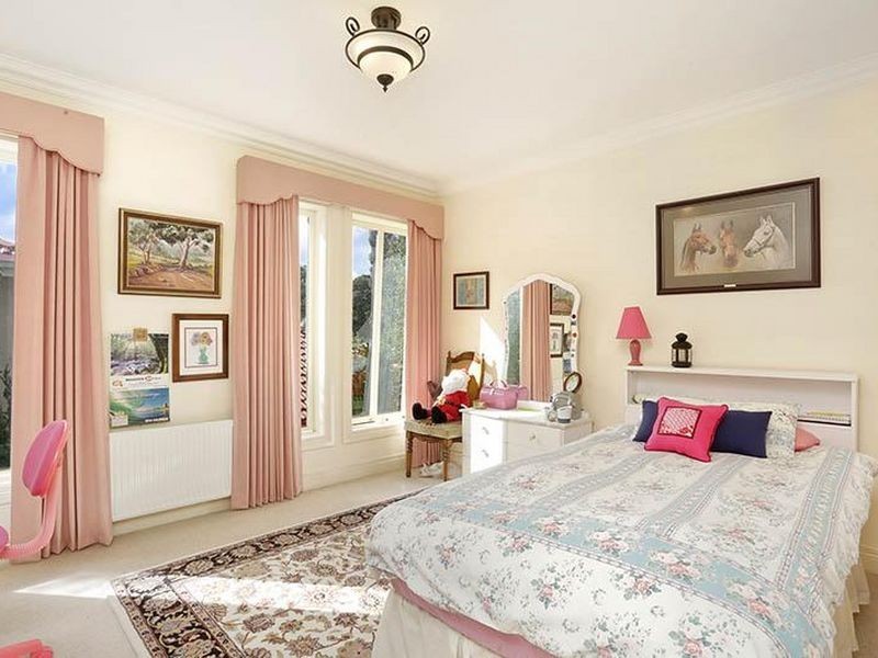 31 Bunker Crescent, Glen Waverley VIC 3150
