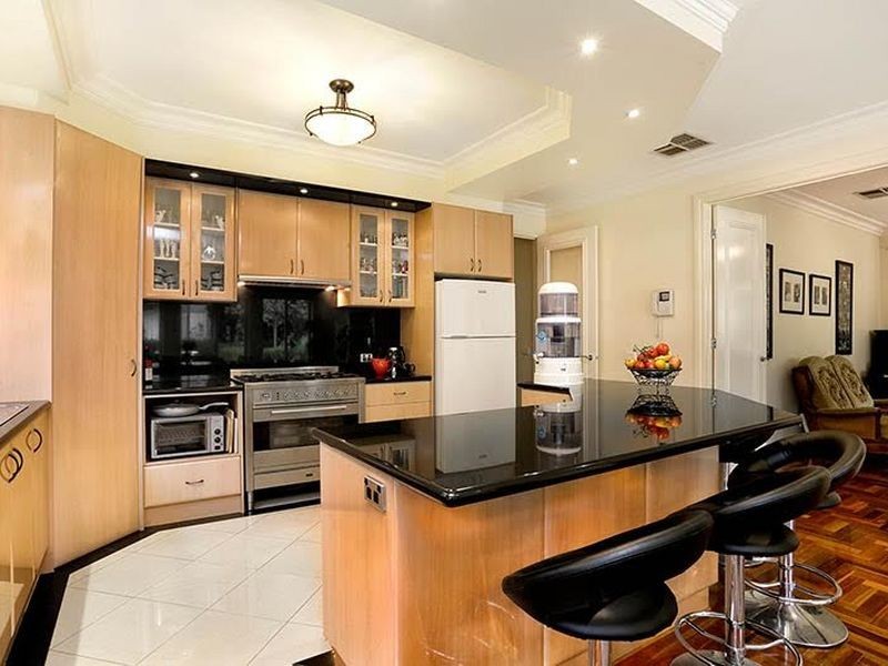 31 Bunker Crescent, Glen Waverley VIC 3150