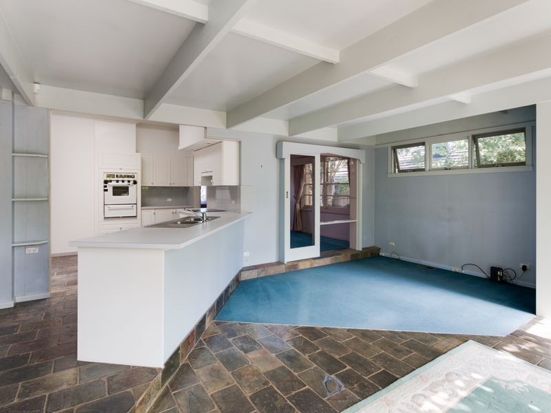 27 Miller Crescent, Mount Waverley VIC 3149