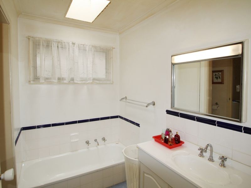 4/13 ST Johns Wood Road, Mount Waverley VIC 3149