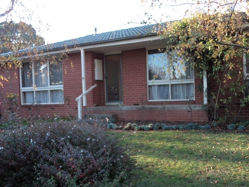 35 Cheviot Avenue, Berwick VIC 3806