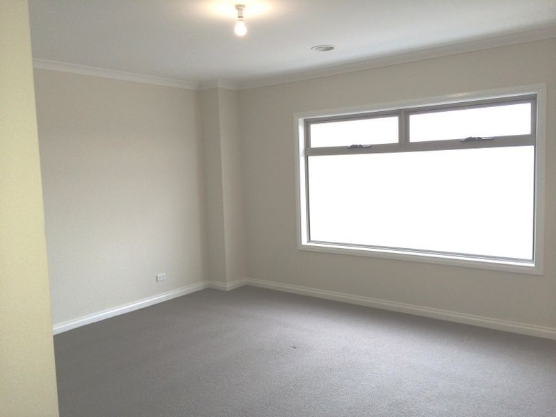 2/11 Parkwood Court, Deer Park VIC 3023