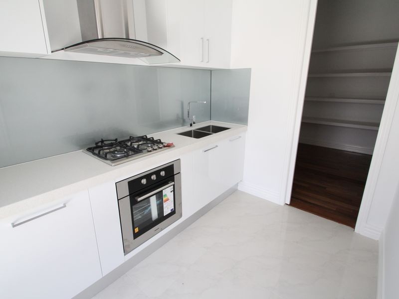 39 The Outlook, Glen Waverley VIC 3150