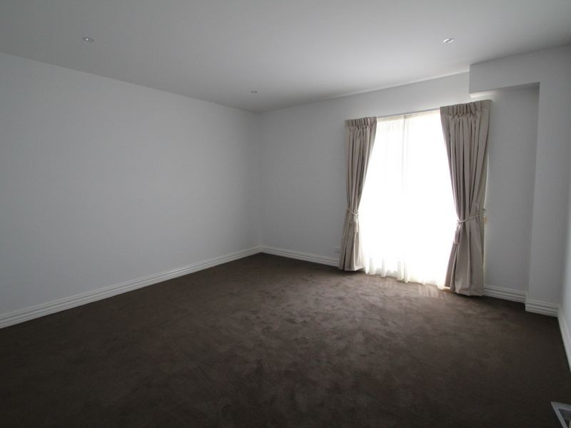 39 The Outlook, Glen Waverley VIC 3150