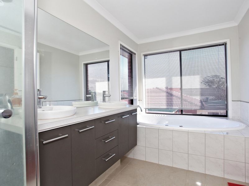 17 Ash Grove, Springvale VIC 3171