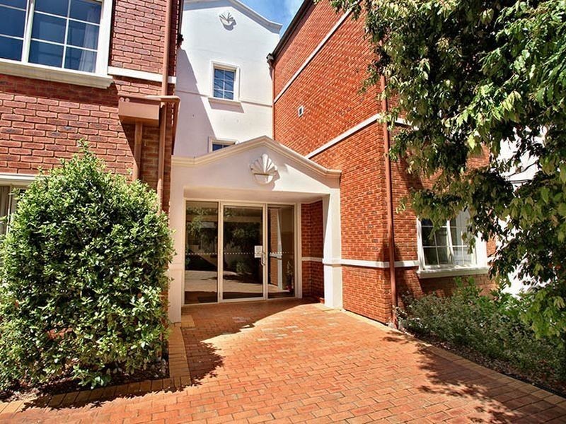 15/60 Avendon Blvd, Glen Waverley VIC 3150