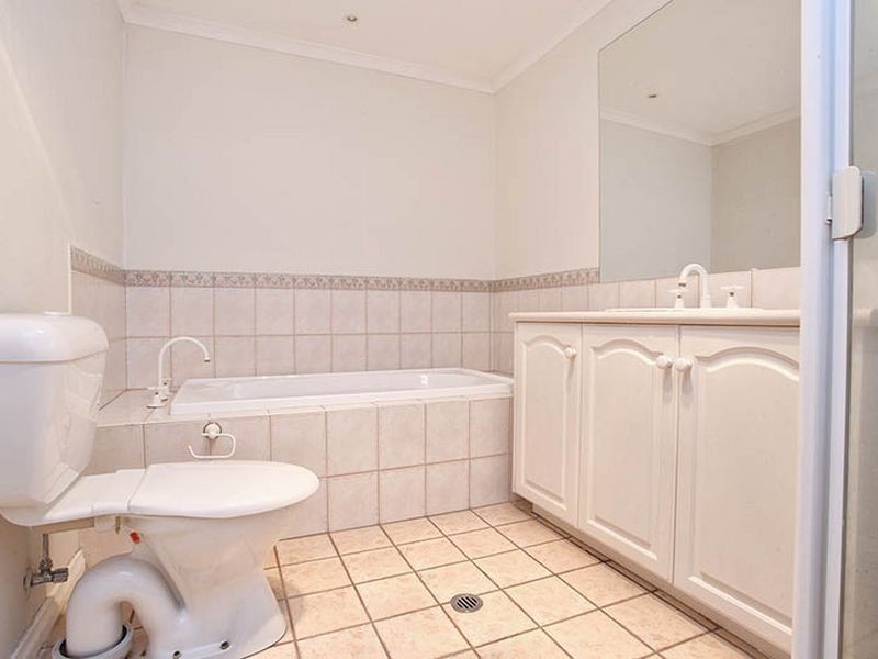 15/60 Avendon Blvd, Glen Waverley VIC 3150