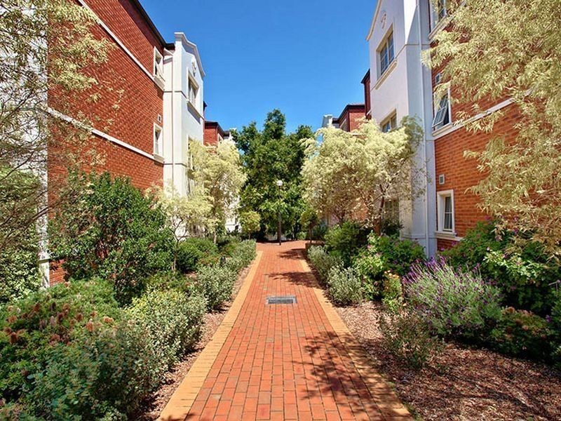 15/60 Avendon Blvd, Glen Waverley VIC 3150