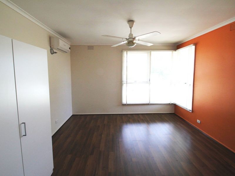 43 Whites Lane, Glen Waverley VIC 3150